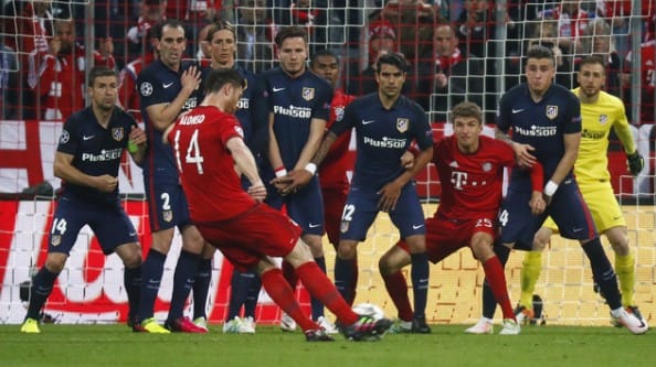 Bayern Munich từng thua cay đắng dù tổng tỉ số hòa